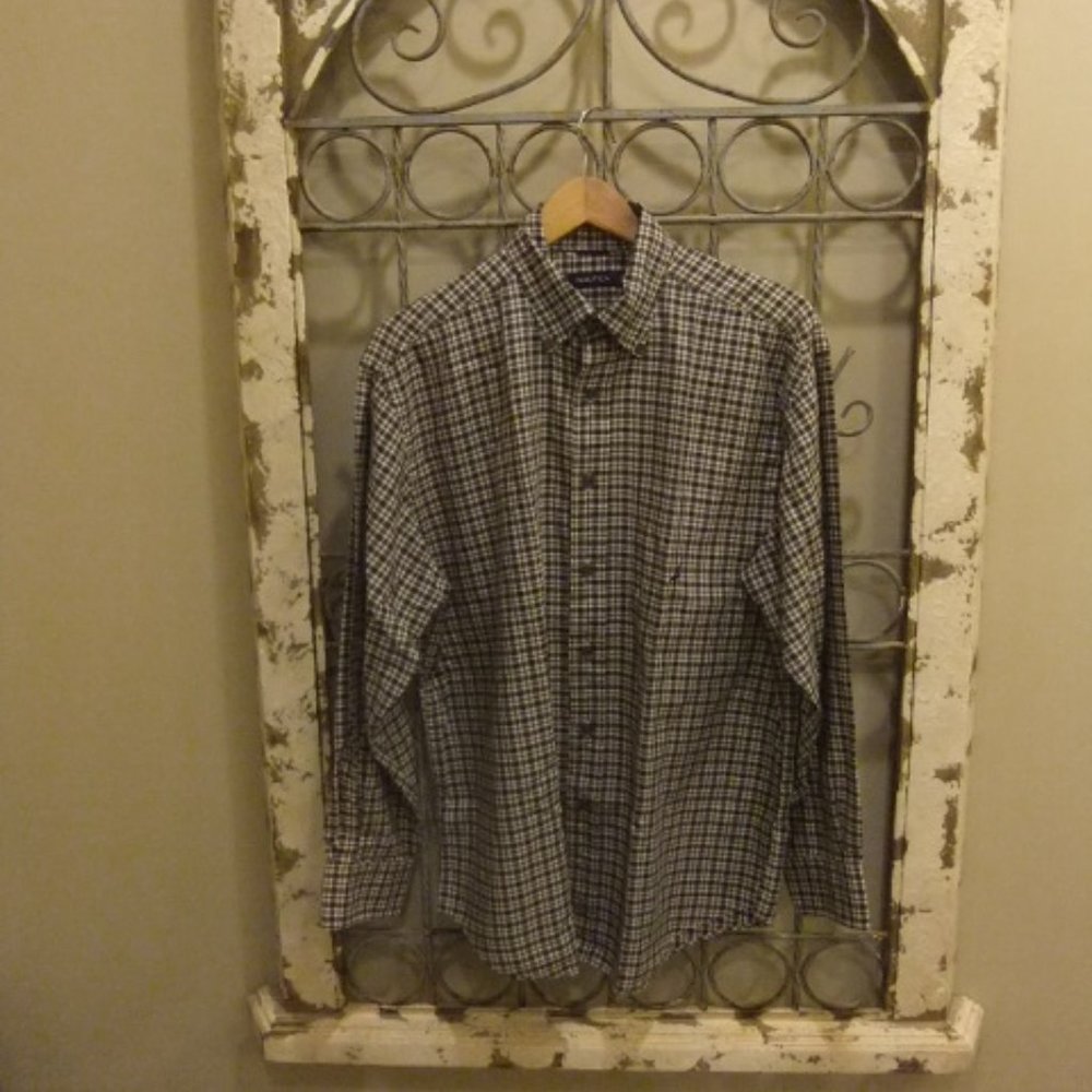 NAUTICA MENS L/S PLAID SHIRT-LARGE
